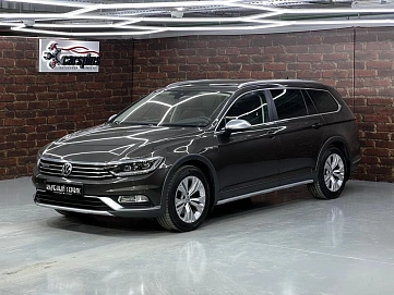 Volkswagen Passat, 2017г, полный привод, робот
