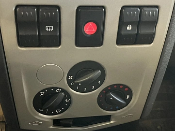 Renault Logan, 2006г, передний привод, механика