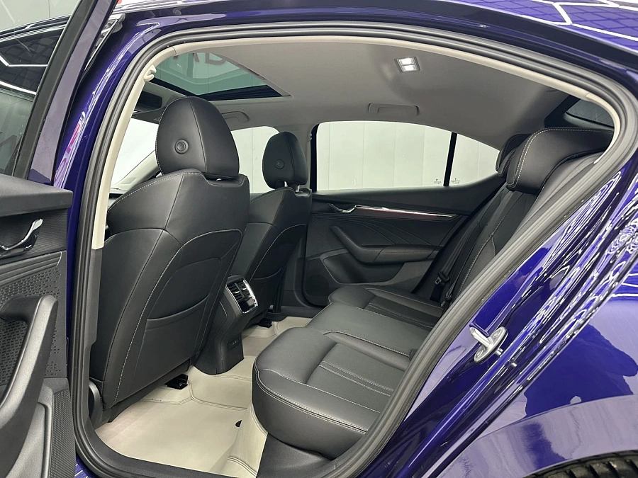 Skoda Octavia, 2022г., передний привод, робот