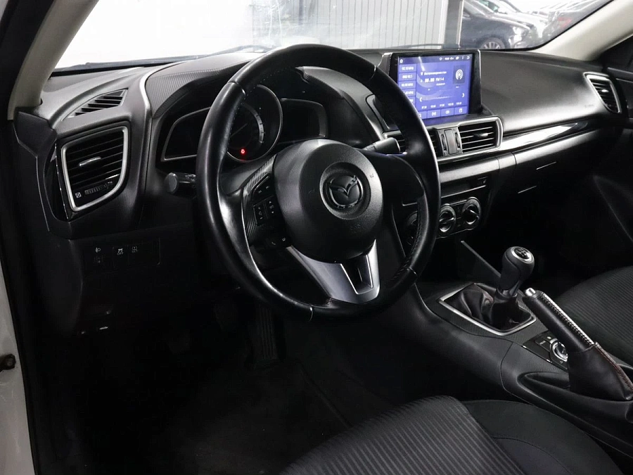 Mazda 3, 2014г., передний привод, механика