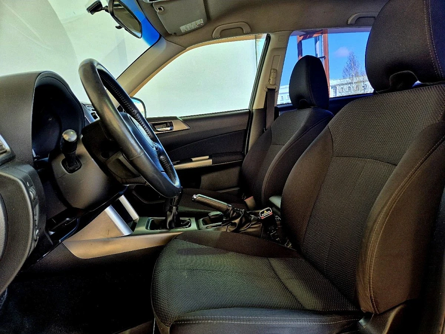 Subaru Forester, 2011г., полный привод, механика