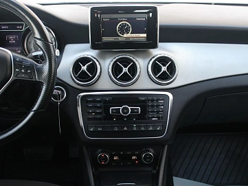 Mercedes-Benz , 2015г., полный привод, робот