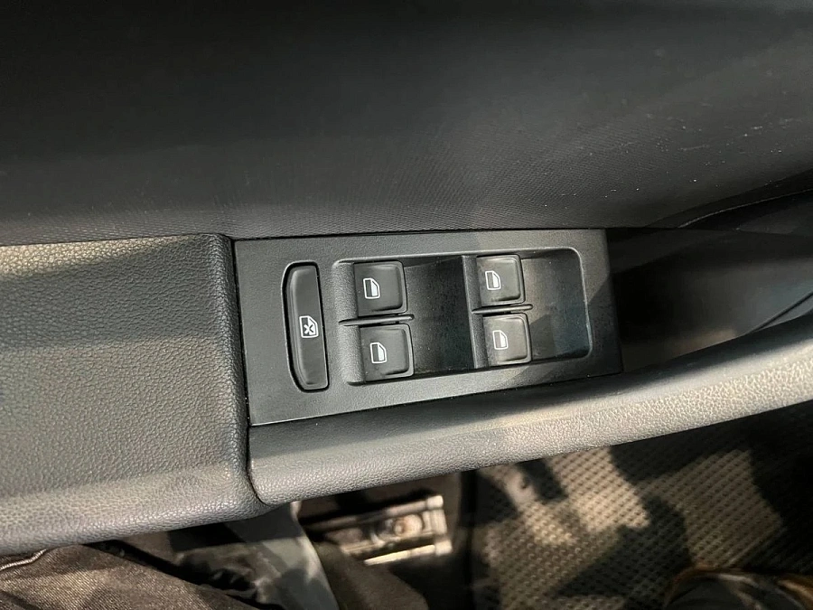 Skoda Rapid, 2014г., передний привод, робот