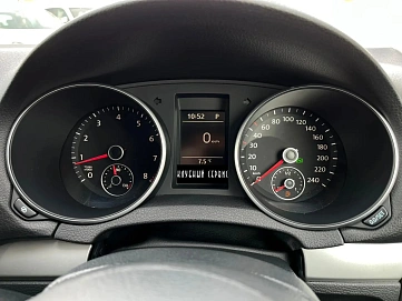 Volkswagen Golf, 2011г, передний привод, автомат