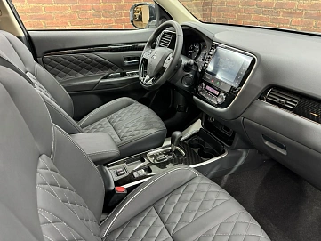 Mitsubishi Outlander, 2022г, передний привод, вариатор