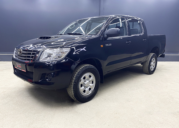 Toyota Hilux, 2012г., полный привод, механика