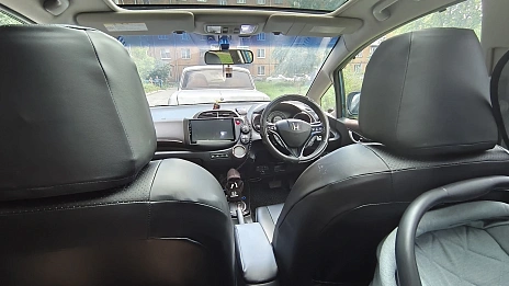 Honda Fit Shuttle, 2011г, передний привод, вариатор