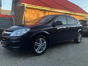 Opel Astra, 2011г, передний привод, механика