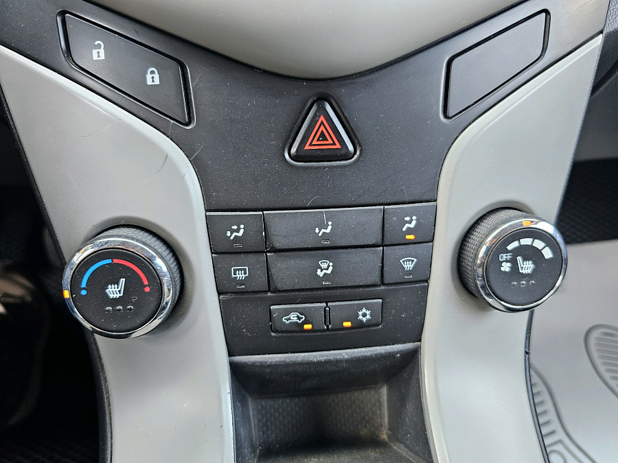 Chevrolet Cruze, 2011г., передний привод, механика