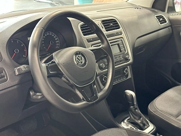Volkswagen Polo, 2015г, передний привод, автомат