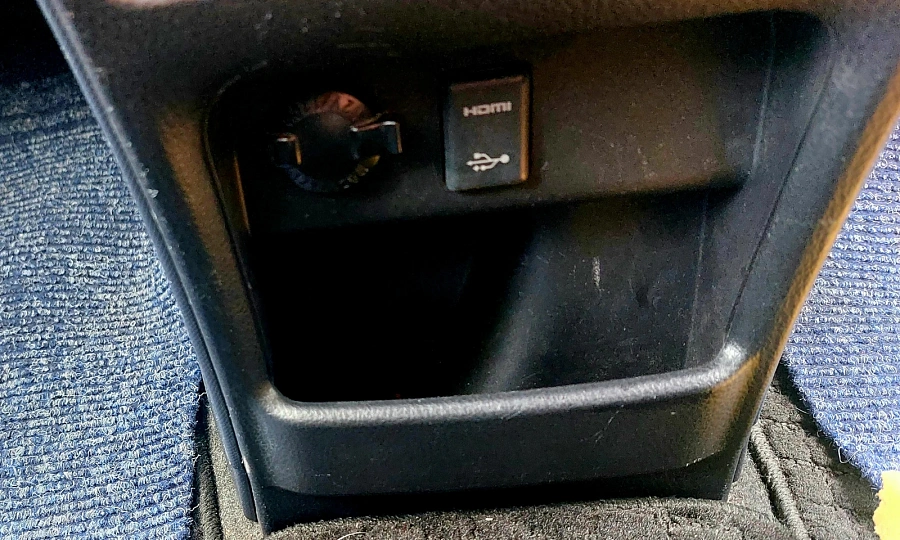 Toyota Voxy, 2017г., передний привод, вариатор