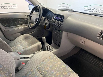 Toyota Corolla, 1998г, передний привод, механика