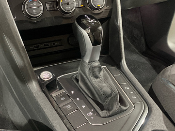 Volkswagen Tiguan, 2019г, передний привод, робот