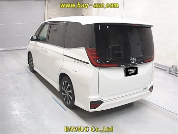 Toyota Noah, 2022г, полный привод, вариатор