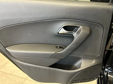 Volkswagen Polo, 2015г, передний привод, автомат