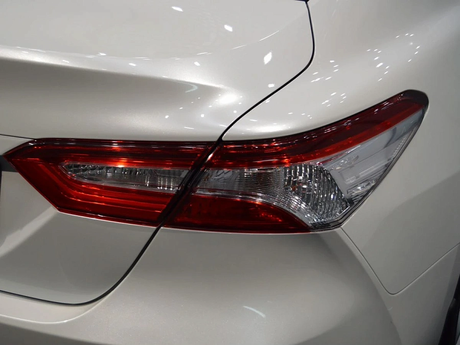 Toyota Camry, 2021г., передний привод, автомат