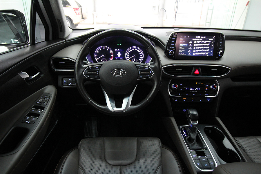 Hyundai Santa Fe, 2019г., передний привод, автомат