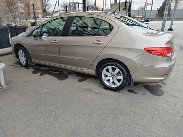 Peugeot 408, 2013г, передний привод, механика