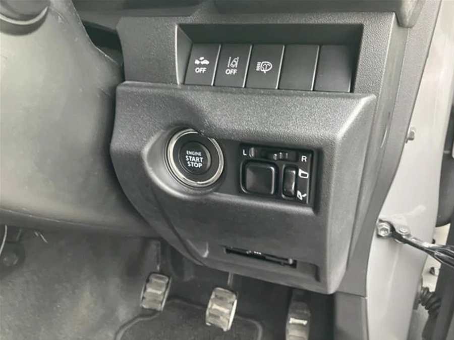 Suzuki Jimny, 2022г., полный привод, механика