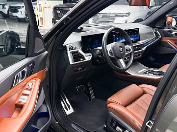 BMW X7, 2023г, полный привод, автомат