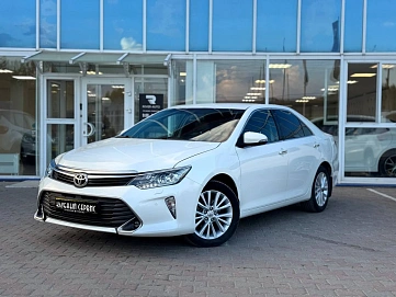 Toyota Camry, 2015г, передний привод, автомат
