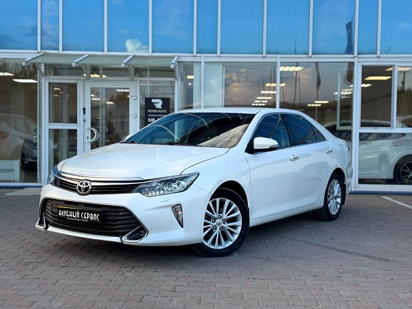 Toyota Camry, 2015г., передний привод, автомат