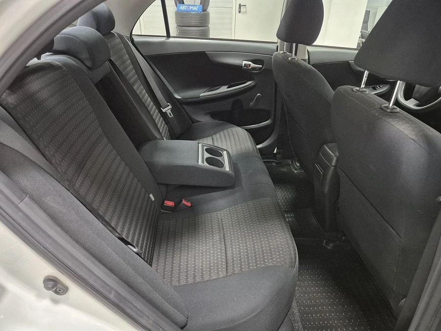 Toyota Corolla, 2011г., передний привод, автомат