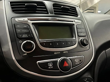 Hyundai Solaris, 2011г, передний привод, автомат