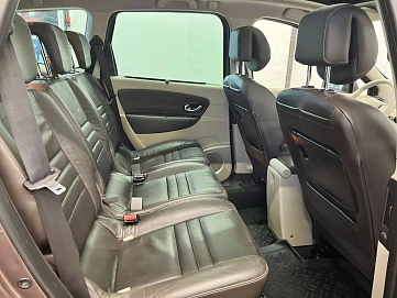 Renault , 2011г., передний привод, механика