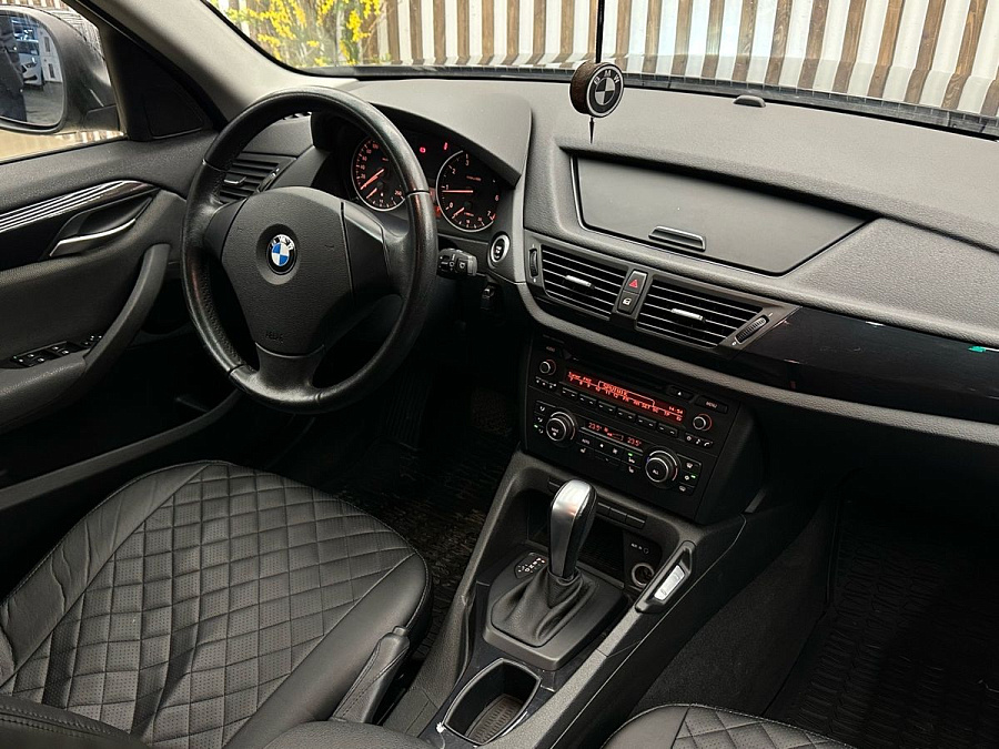 BMW X1, 2012г., задний привод, автомат