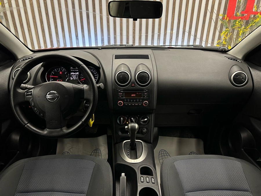 Nissan Qashqai, 2012г., передний привод, вариатор
