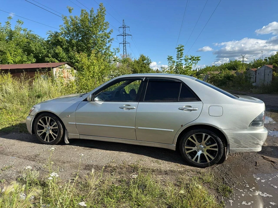 Toyota Altezza, 2004г., задний привод, автомат