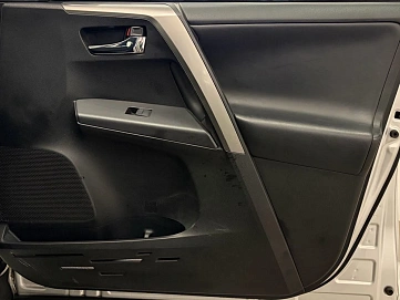 Toyota RAV4, 2019г, передний привод, автомат