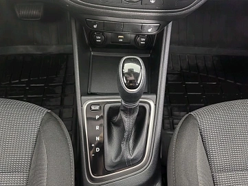 Hyundai Solaris, 2021г, передний привод, автомат