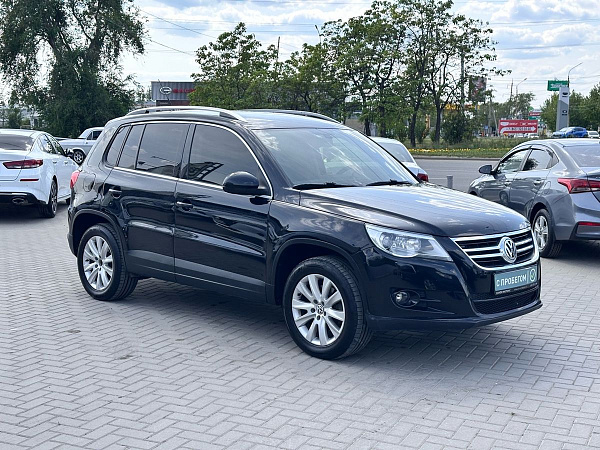 Volkswagen Tiguan, 2009г., полный привод, автомат
