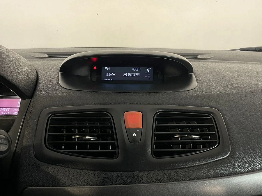 Renault Fluence, 2011г., передний привод, вариатор