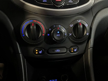 Hyundai Solaris, 2012г, передний привод, автомат