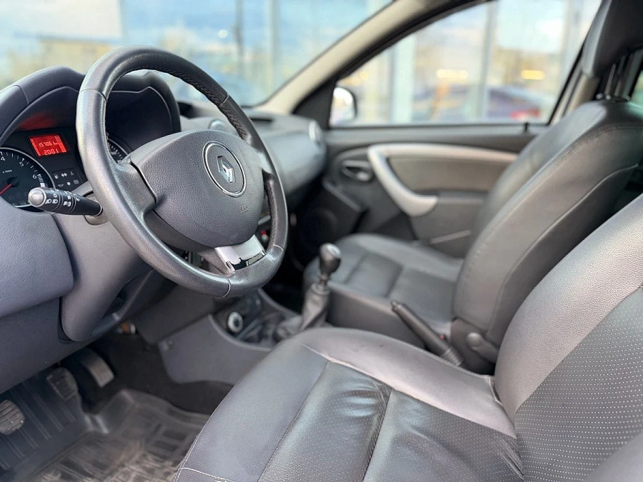 Renault Duster, 2013г., полный привод, механика