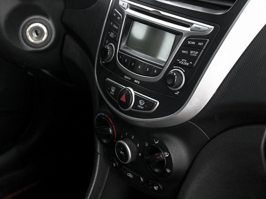 Hyundai Solaris, 2011г., передний привод, механика