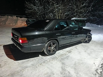 Mercedes-Benz E-Класс, 1992г, задний привод, механика