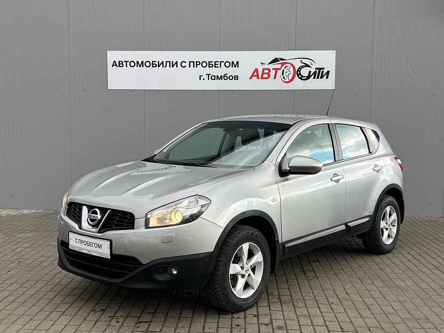 Nissan Qashqai, 2010г., передний привод, вариатор