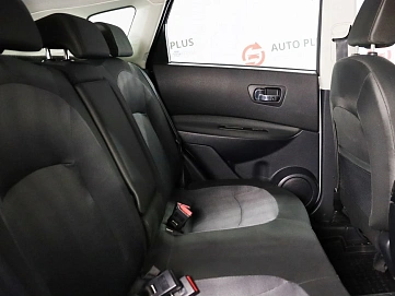 Nissan Qashqai, 2010г, передний привод, вариатор