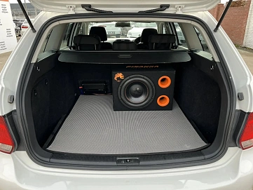 Volkswagen Golf, 2011г, передний привод, автомат