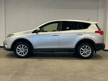 Toyota RAV4, 2014г, передний привод, автомат