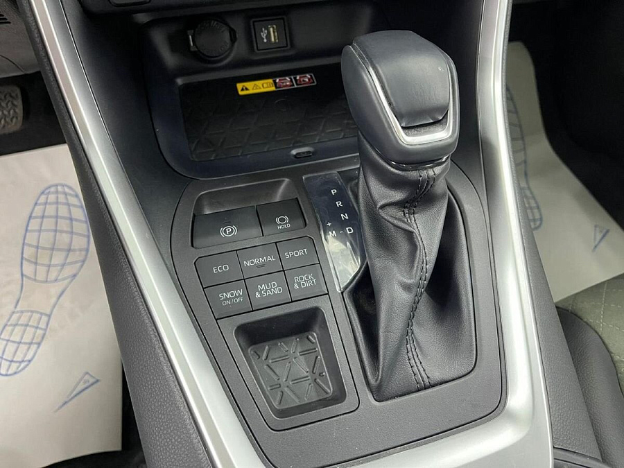 Toyota RAV4, 2025г., полный привод, вариатор