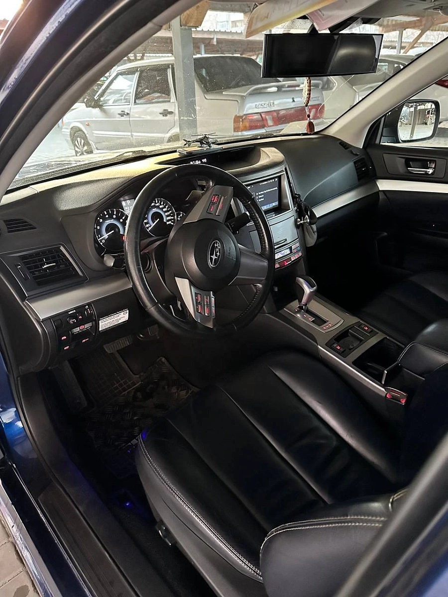 Subaru Legacy, 2011г., полный привод, вариатор