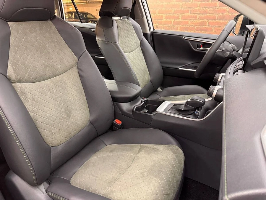 Toyota RAV4, 2025г., полный привод, вариатор