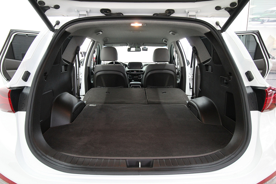 Hyundai Santa Fe, 2019г., передний привод, автомат