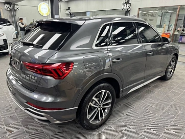 Audi Q3, 2022г, передний привод, робот