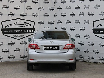 Toyota Corolla, 2012г, передний привод, автомат